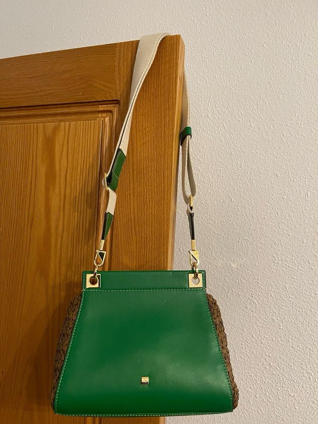 Bolso Purificación García piel verde 35€