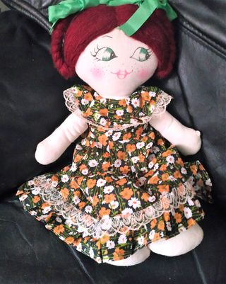 MUÑECA PELIRROJA DE TRAPO. 36 CM.