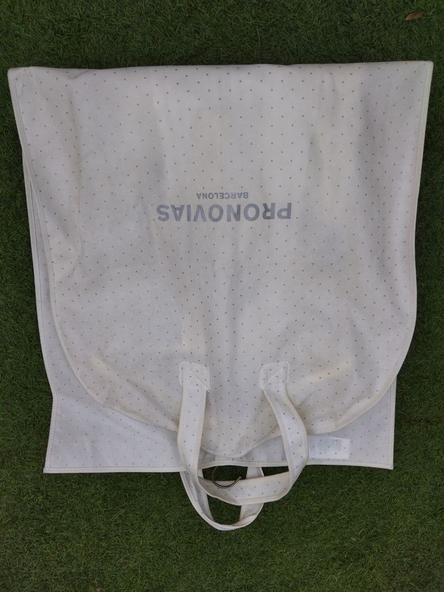 Vestido novia corto. Pronovias.