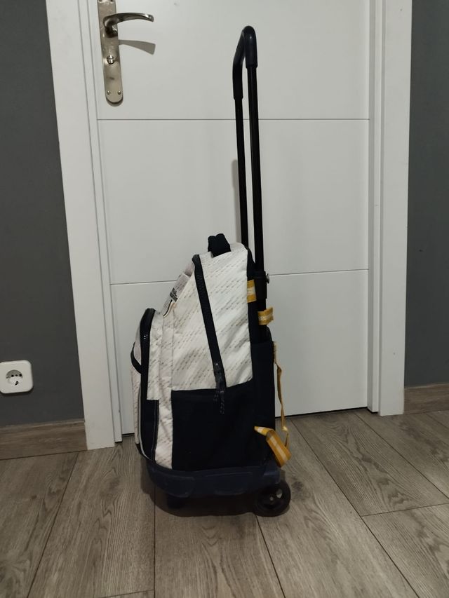 Mochila escolar real Madrid oficial