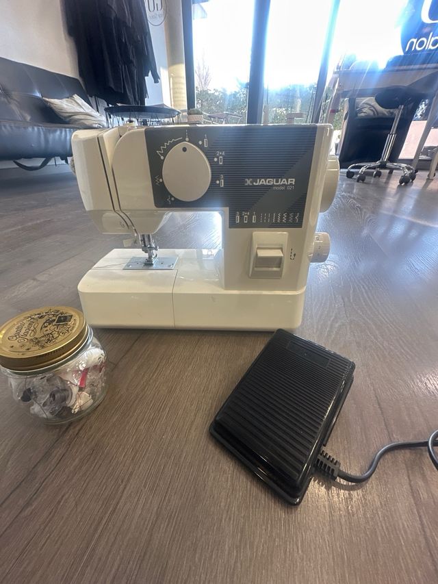 Macchina da cucire JAGUAR