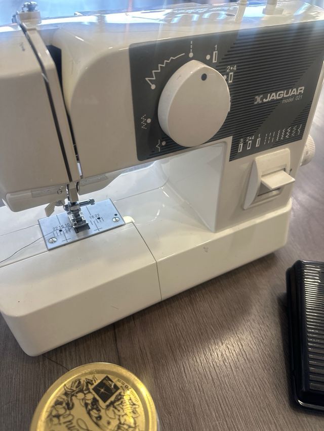 Macchina da cucire JAGUAR