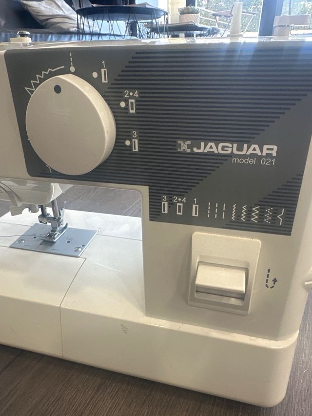 Macchina da cucire JAGUAR