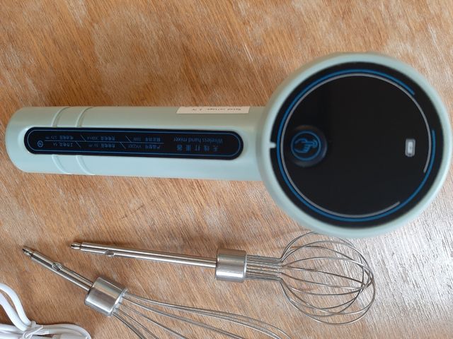 Misturador/Batedeira portátil nova