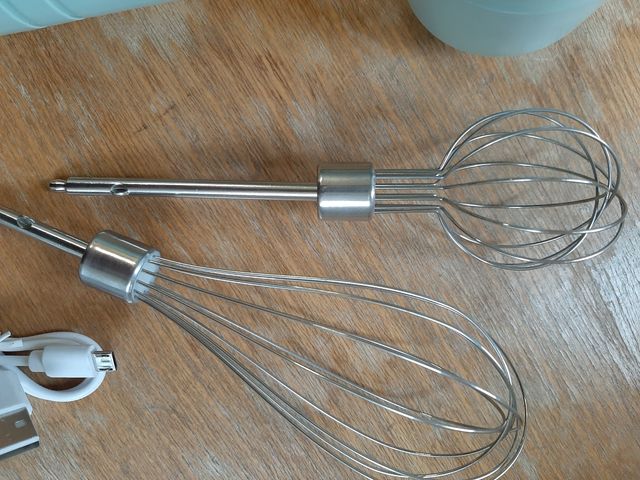 Misturador/Batedeira portátil nova