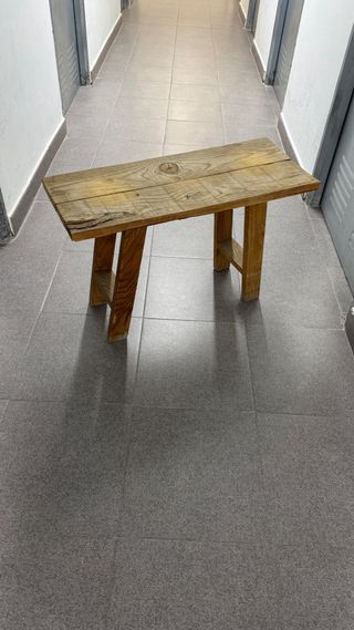 Banco de madera rústica
