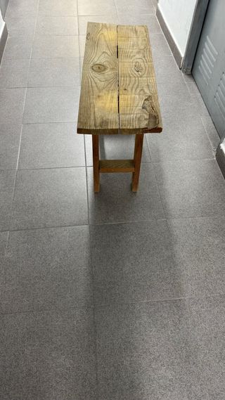 Banco de madera rústica