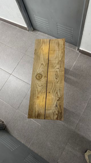 Banco de madera rústica