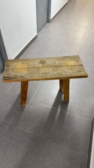 Banco de madera rústica