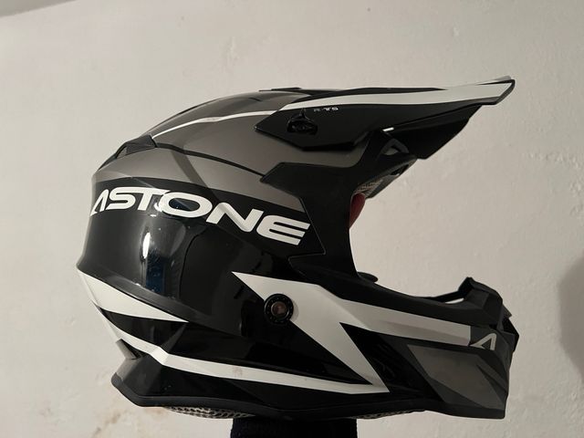 Casco Helmets Astone M