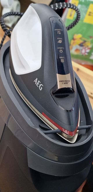 AEG Centro de Planchado ST8 Profesional