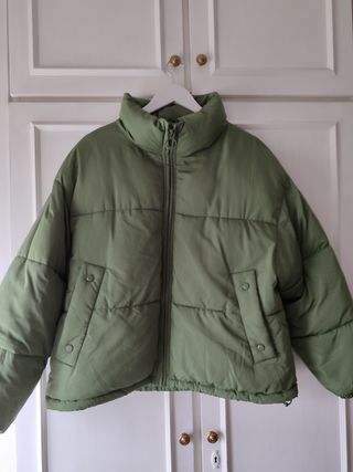 Abrigo corto acolchado oversize de Pull & Bear