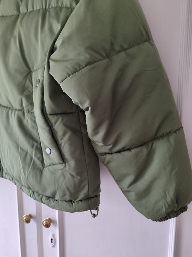 Abrigo corto acolchado oversize de Pull & Bear