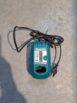 Caricatore Makita DC07SA 7.2v + 2 Batterie