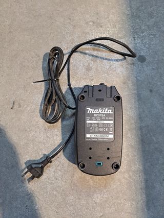 Caricatore Makita DC07SA 7.2v + 2 Batterie