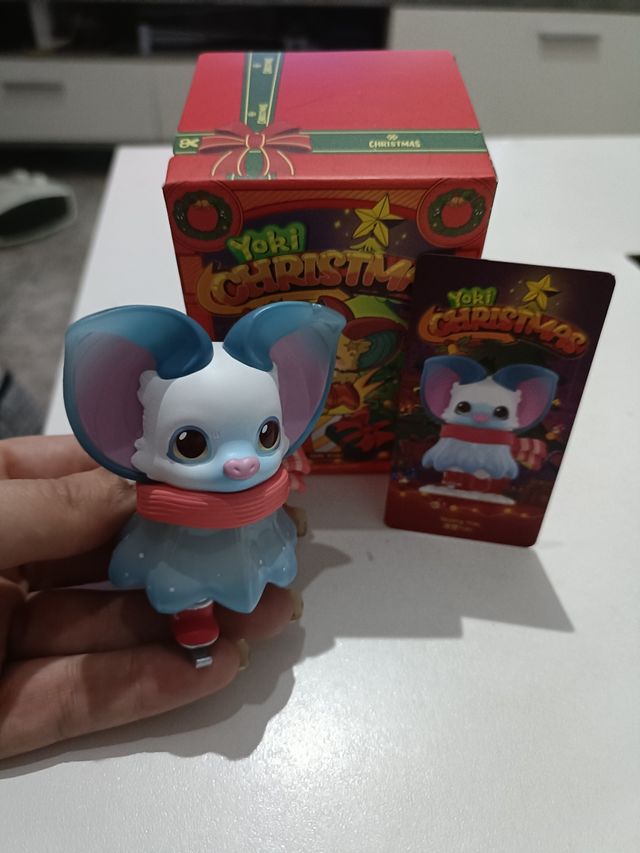 Yoki Christmas popmart