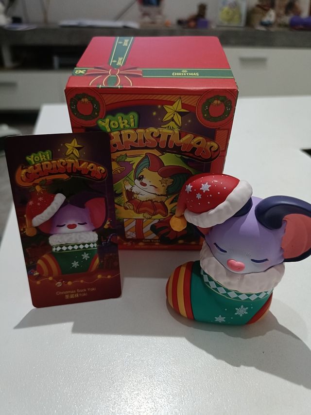 Yoki Christmas popmart