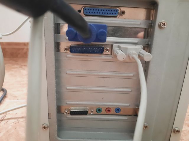 ORDENADOR VINTAGE PENTIUM