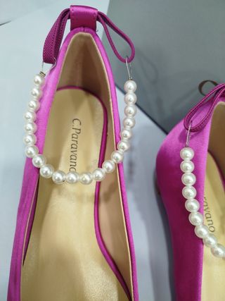 C.Paravano Zapatos de tacón bajo grueso con punta