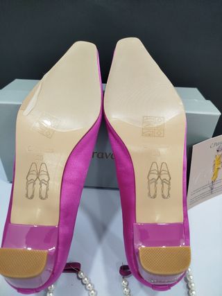 C.Paravano Zapatos de tacón bajo grueso con punta