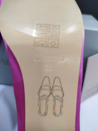 C.Paravano Zapatos de tacón bajo grueso con punta