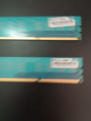 Memorie 2 GB pc3 funzionanti.