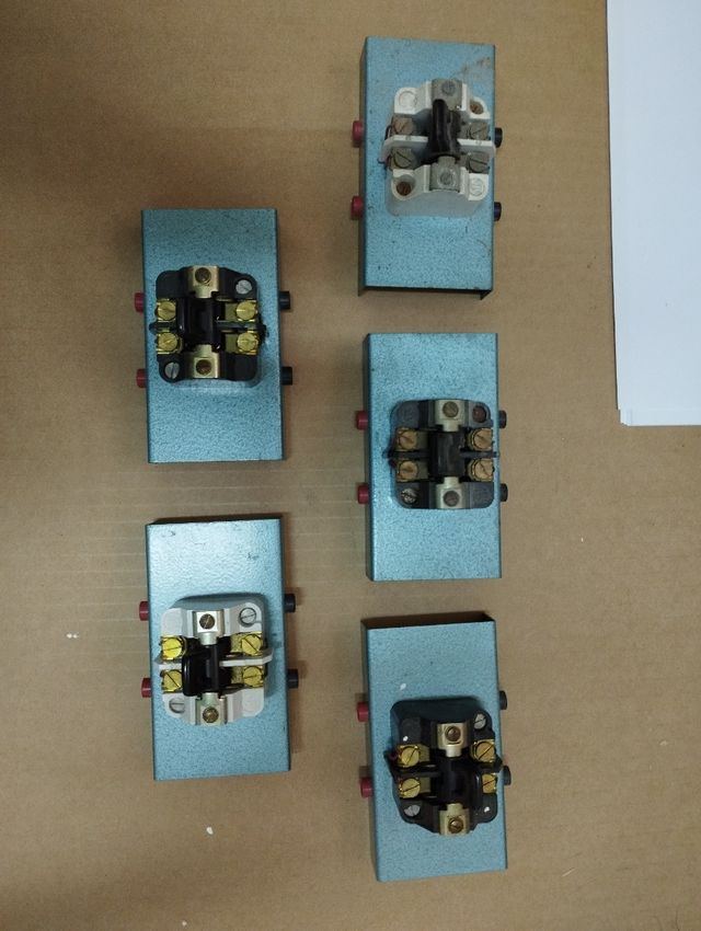 Interruptor. Lote de cinco.