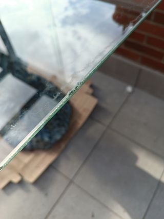 Mesa con pie de resina