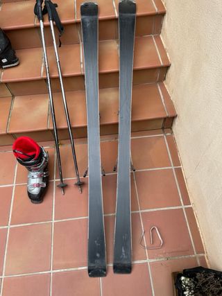 Conjunto eskí:eskís botas y bastones
