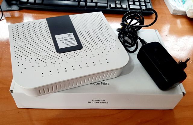 Router WiFi Vodafone Sercomm modelo FG824CD