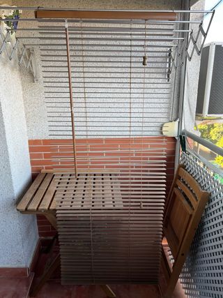 Persiana de madera nueva