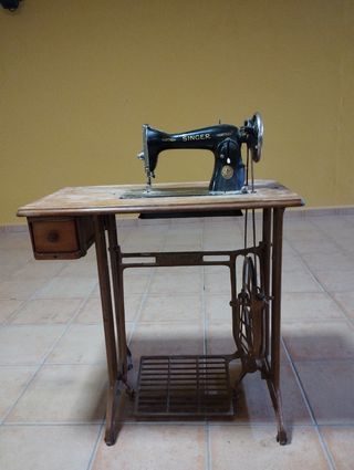 Maquina de coser antigua