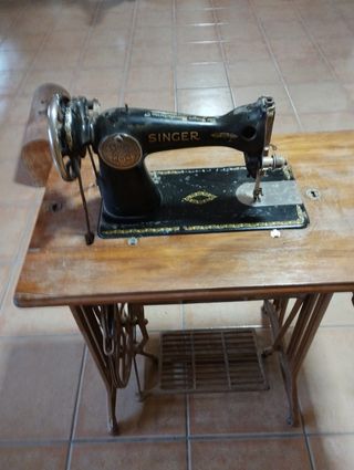 Maquina de coser antigua