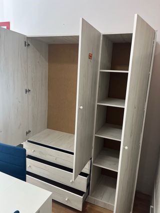 Armario 4 Puertas 3 Cajones Centrales