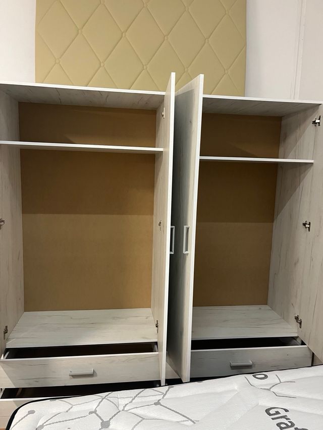 Armario 4 Puertas 4 Cajones