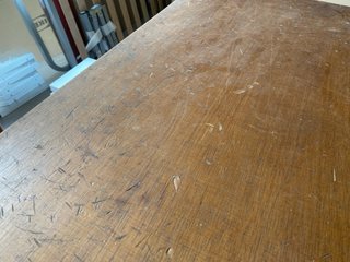 Baul de madera alto
