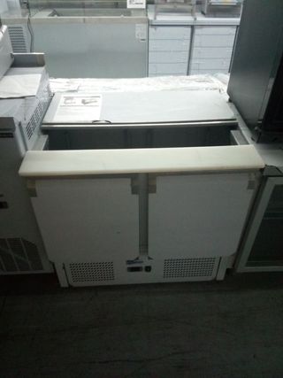 Mesa refrigerada de preparación 