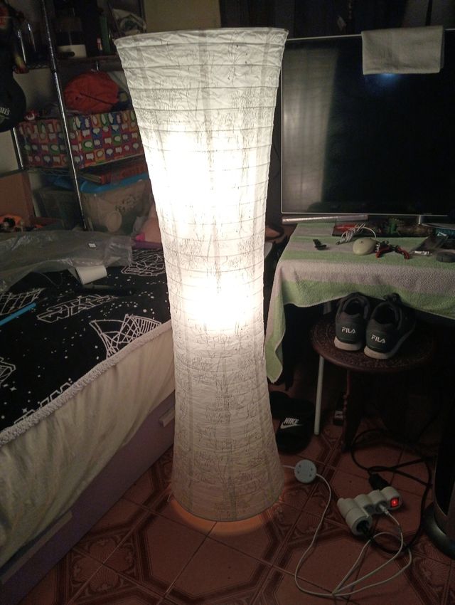 Lampara de pie de papel japones