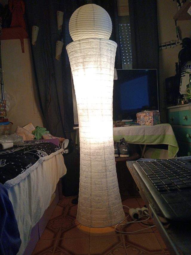 Lampara de pie de papel japones
