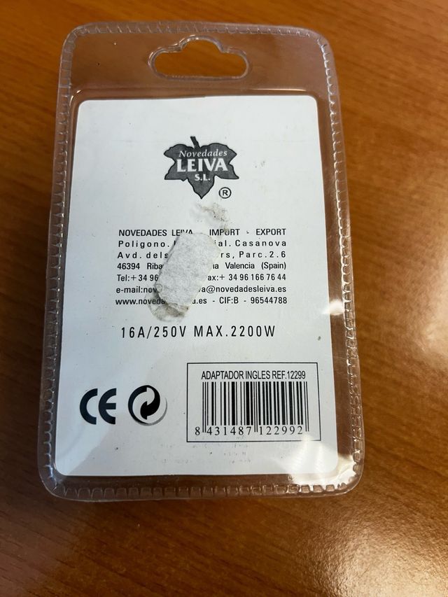 Adaptador de UK a enchufes europeos