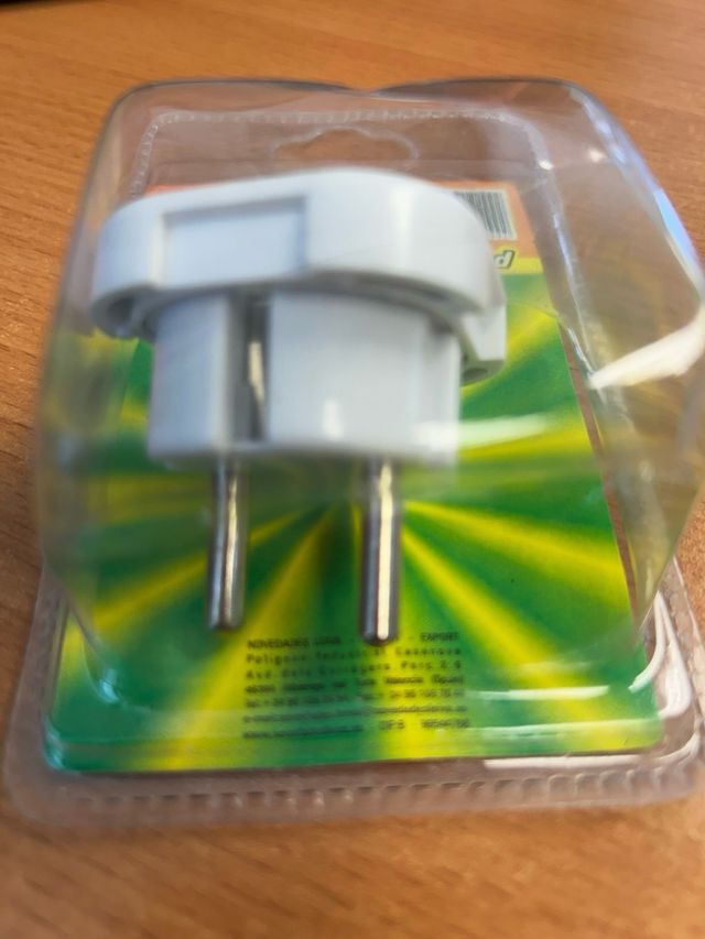 Adaptador de UK a enchufes europeos