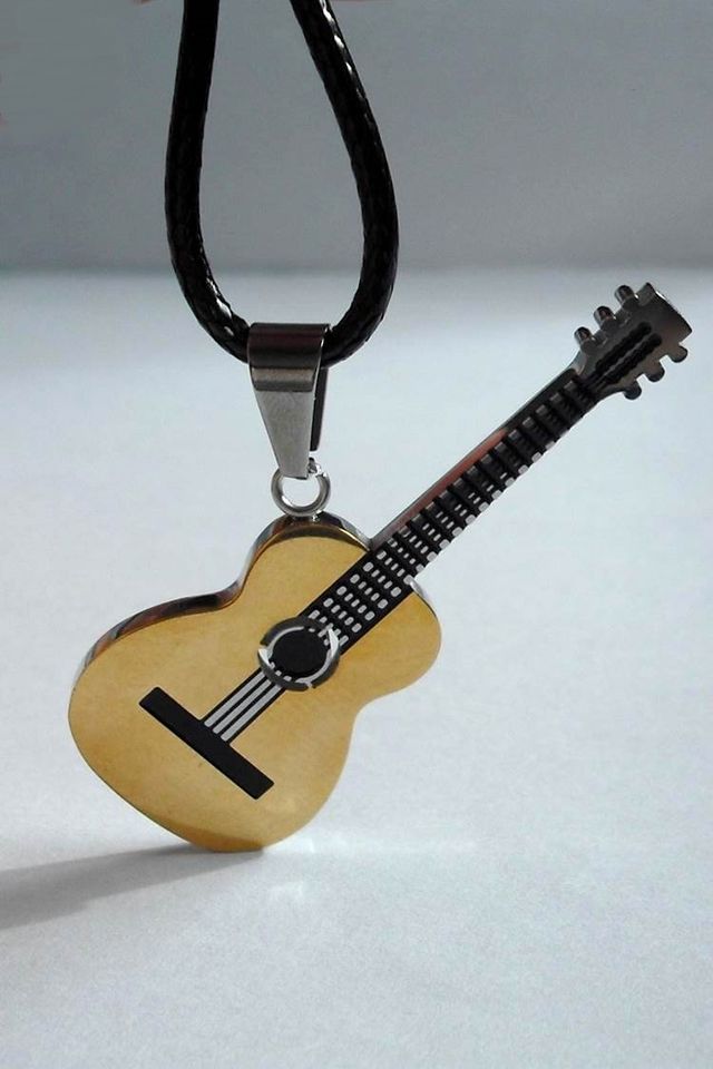 Colgante de guitarra española