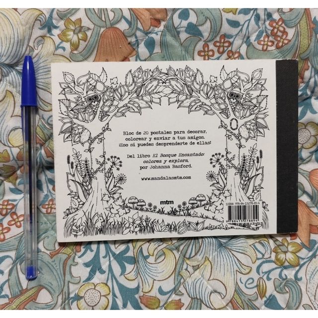 Bosque encantado para colorear. Postales