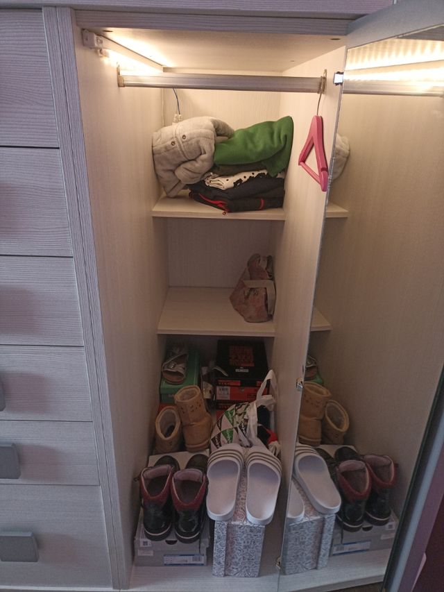 Dormitorio juvenil literas tren.