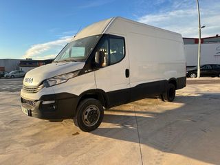 Iveco Daily 2017 con grua