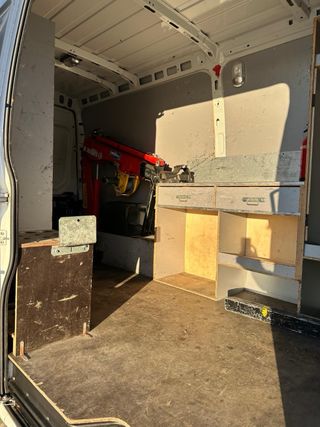 Iveco Daily 2017 con grua