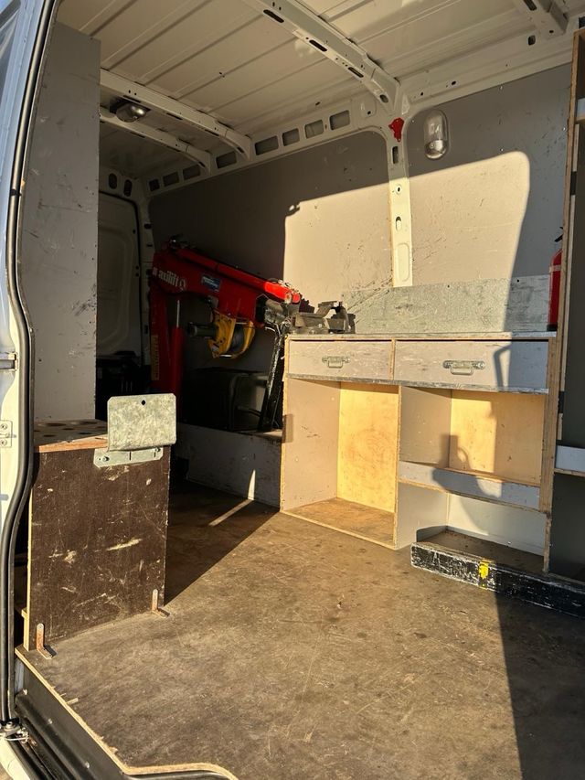 Iveco Daily 2017 con grua