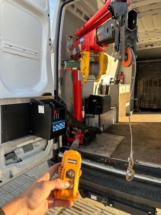 Iveco Daily 2017 con grua