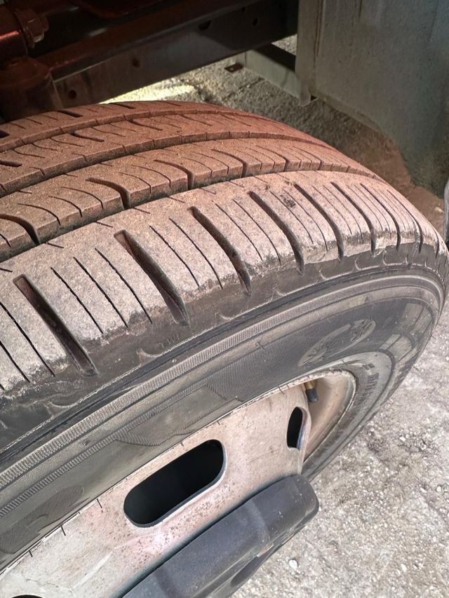 Iveco Daily 2017 con grua