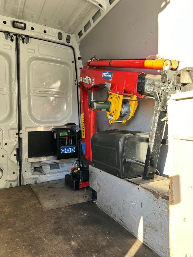 Iveco Daily 2017 con grua